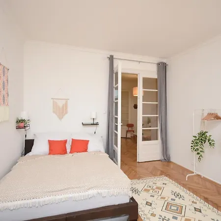 Apartment Castle Nest *