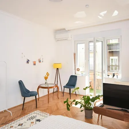 Castle Nest Apartament